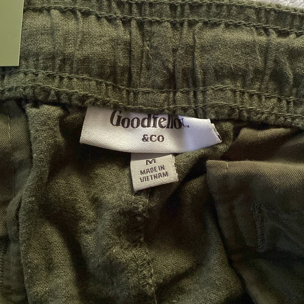 Olive Green Men's Cargo Shorts - Picture 6 of 8